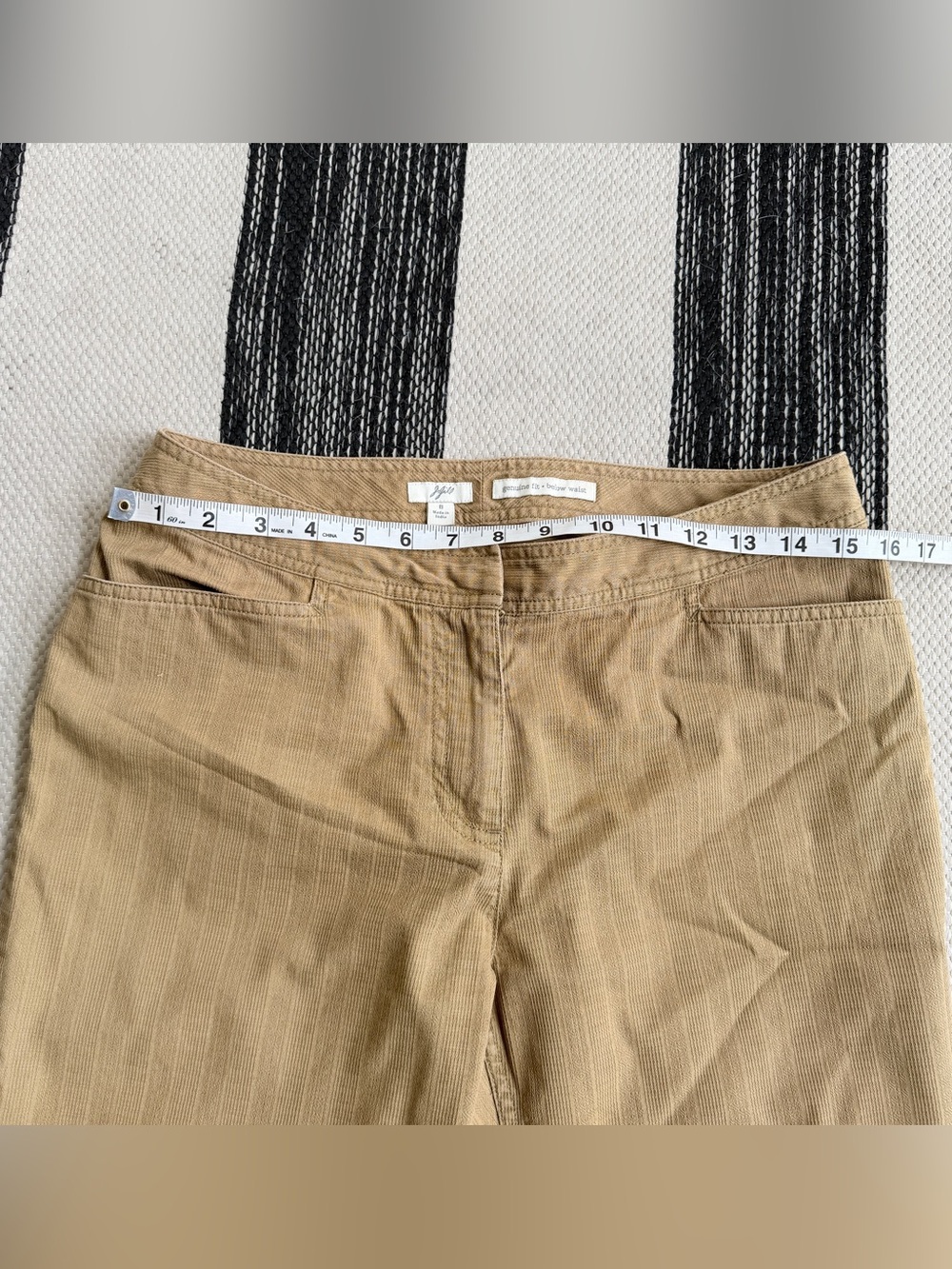 J. Jill Women's Tan Genuine Fit Below Waist Capri Pants‎ Size 8 - Picture 6 of 10